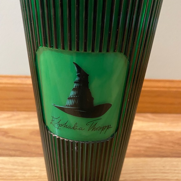 Starbucks Wicked 24 Ounce Cold Cups Elphaba Thropp NWT - Picture 4 of 10